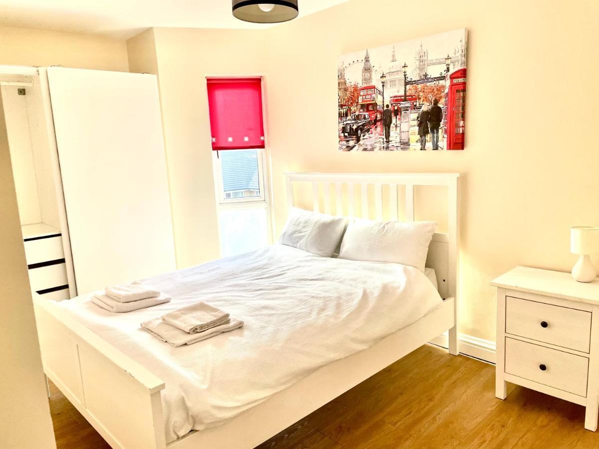 Holiday Flat In Central Slough Near To London Heathrow And Windsor With Free Car Park Εξωτερικό φωτογραφία